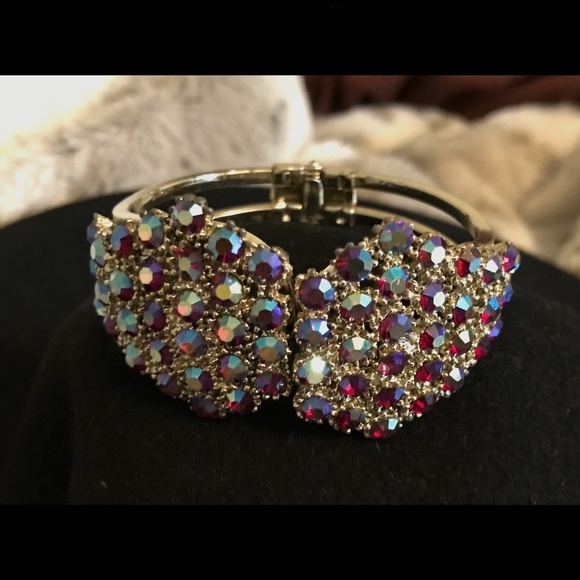 Extraordinary Vintage Rhinestone Clamper Bracelet - Picture 1 of 8